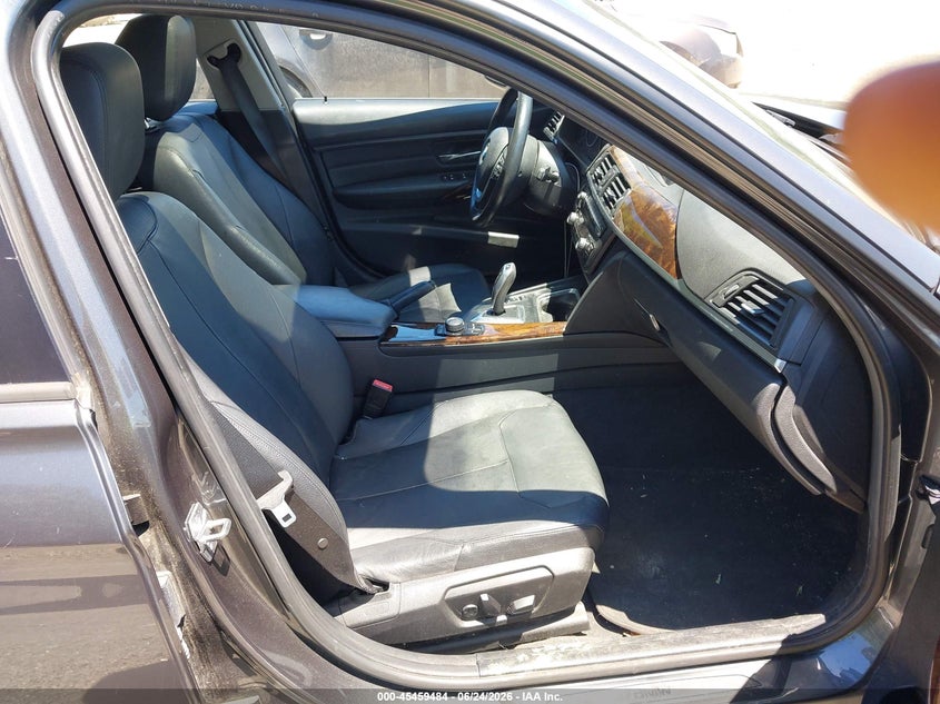 2015 BMW 3 series VIN WBA3B3C55FF547509 IAAI salvage auction — NORMAL WEAR, Original (Ohio), sold $600 on 2026-07-27 (photo 5)