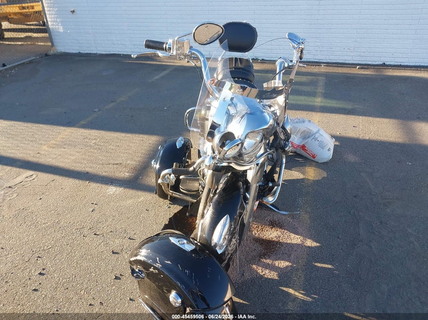 2016 Indian motorcycle co. Springfield VIN 56KTHAAA9G3339653 IAAI salvage auction — ALL OVER, Salvage (Virginia), sold $1,150 on 2026-07-08 (photo 5)