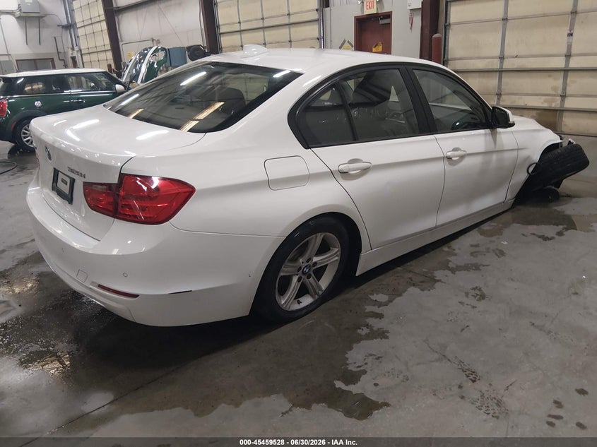 2015 BMW 3er VIN WBA3B5C57FP653742 IAAI salvage auction — FRONT END, Wait Title, sold $1,650 on 2026-08-21 (photo 4)