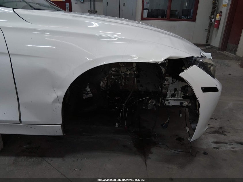 2015 BMW 3er VIN WBA3B5C57FP653742 IAAI salvage auction — FRONT END, Wait Title, sold $1,650 on 2026-08-21 (photo 6)