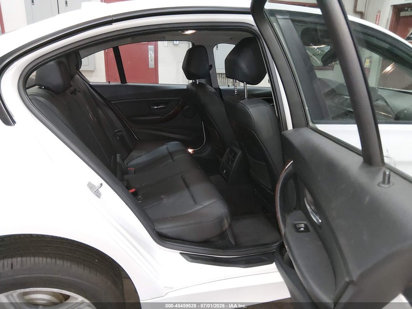 2015 BMW 3er VIN WBA3B5C57FP653742 IAAI salvage auction — FRONT END, Wait Title, sold $1,650 on 2026-08-21 (photo 8)