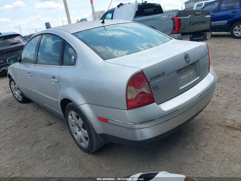 2003 Volkswagen Passat VIN WVWRH63B73P206234 IAAI salvage auction — NORMAL WEAR, Clear (Indiana), sold $425 on 2026-07-15 (photo 3)