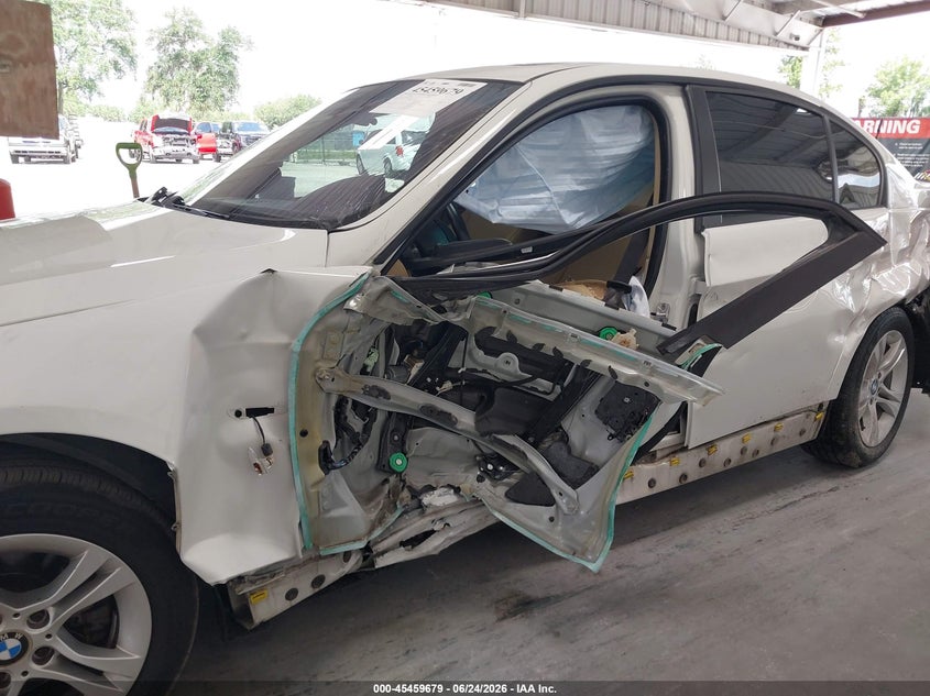 2008 BMW 3 series VIN WBAVA37578NL55393 IAAI salvage auction — LEFT SIDE, Rebuildable (Florida), sold $325 on 2026-07-29 (photo 6)