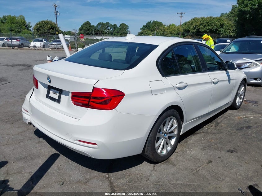 2018 BMW 3er VIN WBA8E5G55JNV02930 IAAI salvage auction — LEFT SIDE, Salvage (North Carolina), sold $5,025 on 2026-08-20 (photo 4)