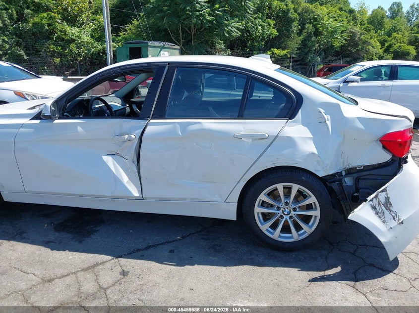 2018 BMW 3er VIN WBA8E5G55JNV02930 IAAI salvage auction — LEFT SIDE, Salvage (North Carolina), sold $5,025 on 2026-08-20 (photo 6)