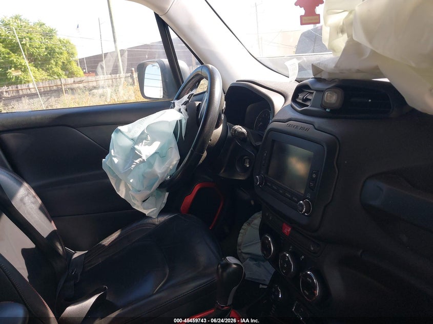 2016 Jeep Renegade VIN ZACCJBCT7GPD23073 IAAI salvage auction — FRONT END, Salvage Title, sold $450 on 2026-08-20 (photo 5)