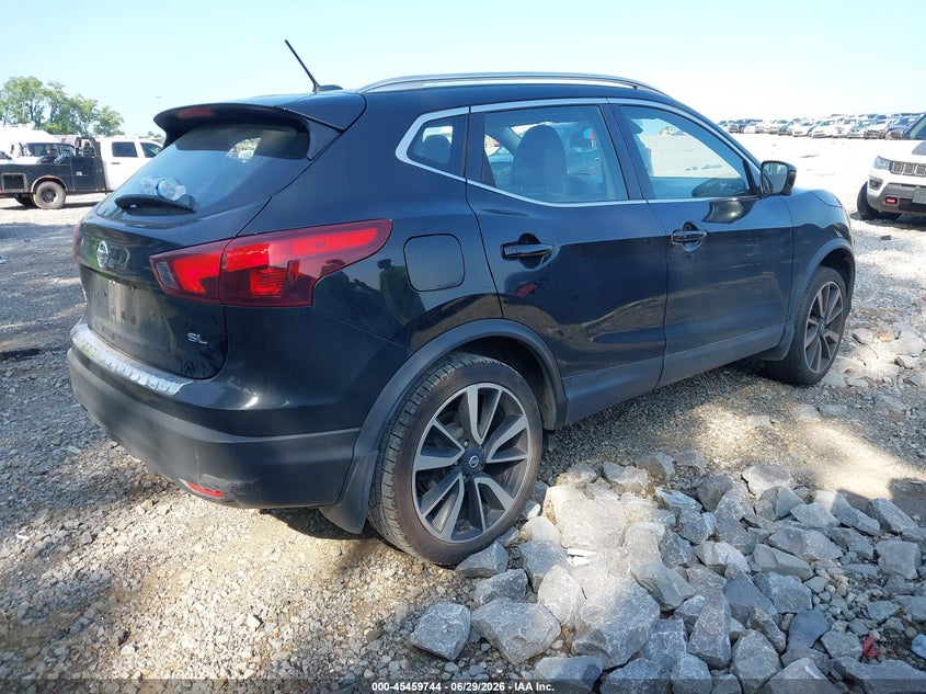 2017 Nissan Rogue VIN JN1BJ1CP3HW015916 IAAI salvage auction — NORMAL WEAR, Clear (Tennessee), sold $1,400 on 2026-07-16 (photo 4)