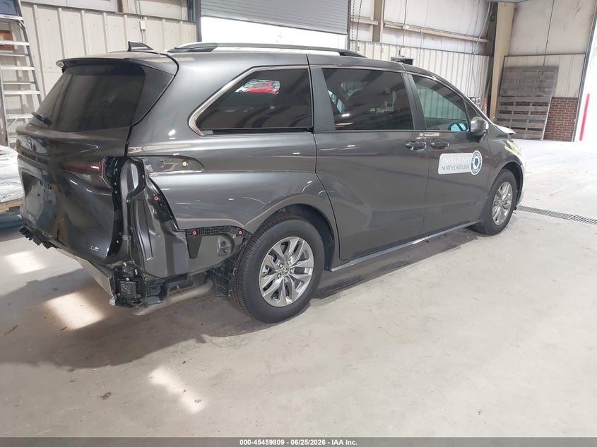 2025 Toyota Sienna VIN 5TDKSKFC8SS205677 IAAI salvage auction — FRONT END, Salvage (North Carolina), sold $19,250 on 2026-07-09 (photo 4)