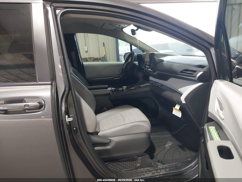 2025 Toyota Sienna VIN 5TDKSKFC8SS205677 IAAI salvage auction — FRONT END, Salvage (North Carolina), sold $19,250 on 2026-07-09 (photo 5)