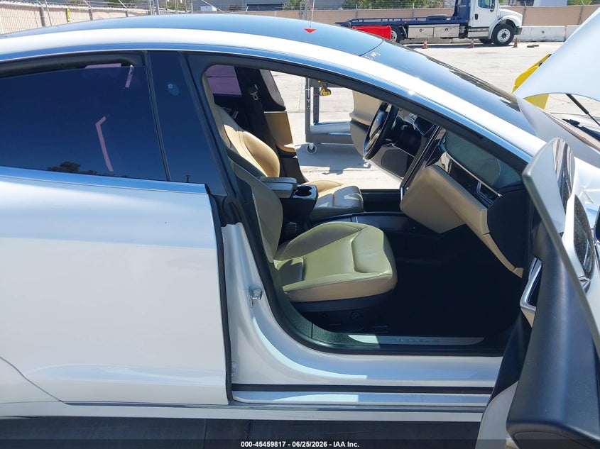 2016 Tesla Model s VIN 5YJSA1E24GF175675 IAAI salvage auction — SIDE, Salvage (California), sold $3,750 on 2026-08-02 (photo 5)