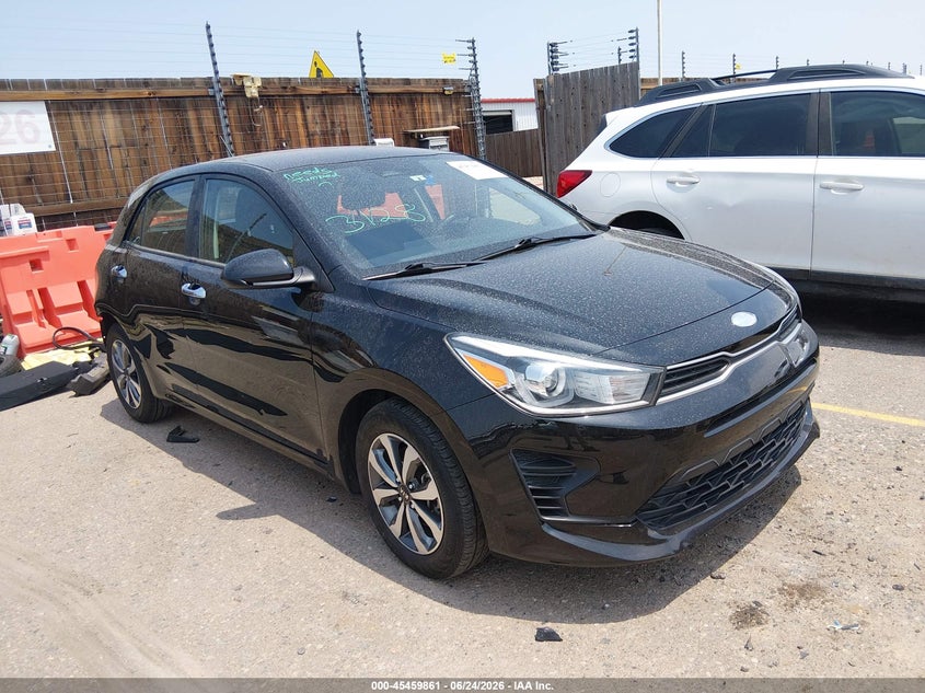 2021 Kia Rio VIN 3KPA25AD8ME391702 IAAI salvage auction — REAR END, Salvage Title, sold $2,200 on 2026-08-25 (photo 1)