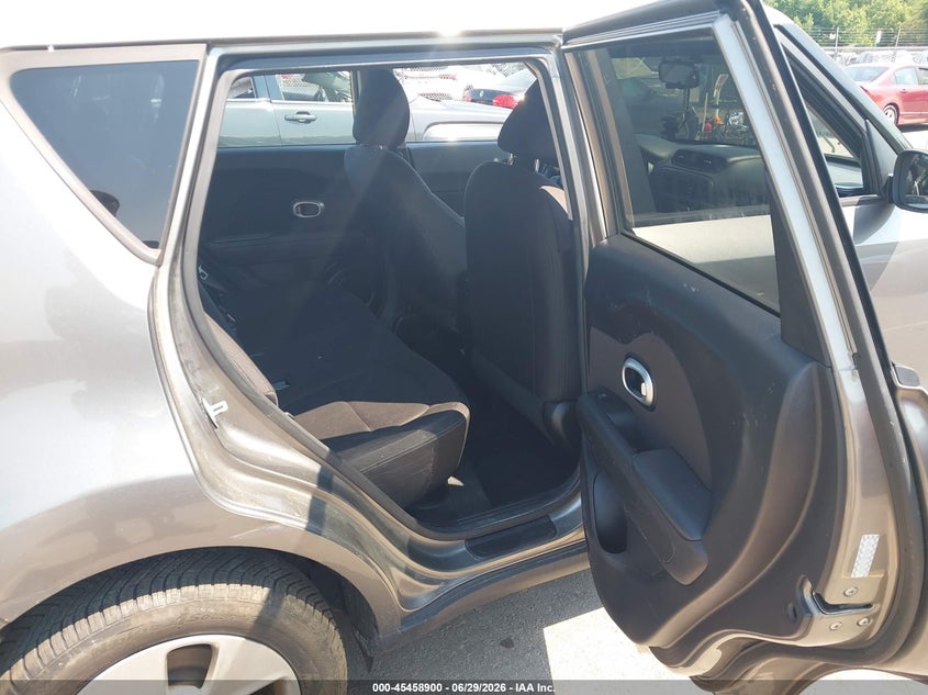 2016 Kia Soul VIN KNDJN2A28G7253134 IAAI salvage auction — RIGHT FRONT, Salvage (Connecticut), sold $350 on 2026-07-23 (photo 8)