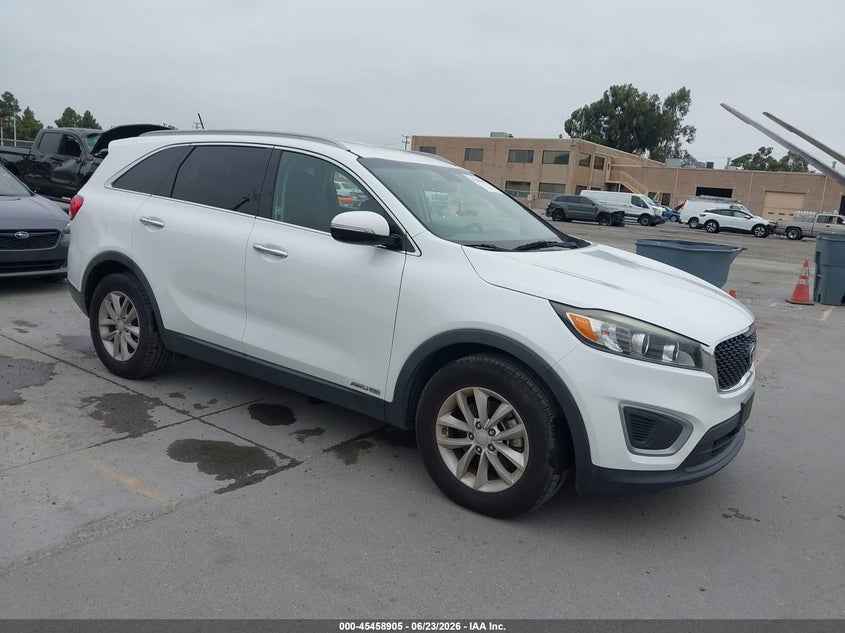 2016 Kia Sorento VIN 5XYPGDA59GG176092 IAAI salvage auction — SIDE, Salvage Title, sold $2,350 on 2026-07-29 (photo 1)