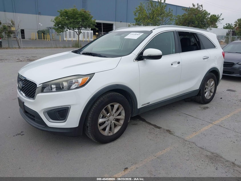 2016 Kia Sorento VIN 5XYPGDA59GG176092 IAAI salvage auction — SIDE, Salvage Title, sold $2,350 on 2026-07-29 (photo 2)