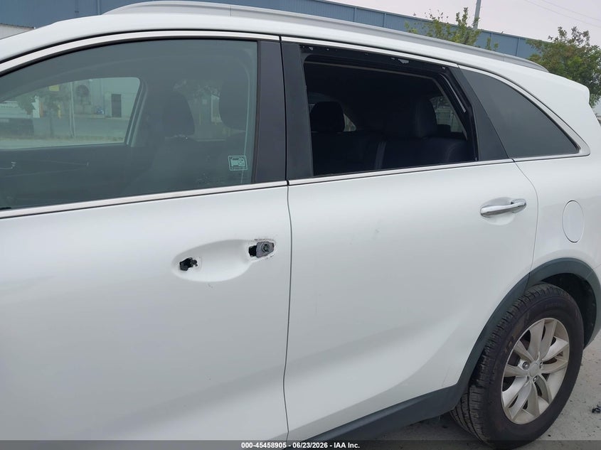 2016 Kia Sorento VIN 5XYPGDA59GG176092 IAAI salvage auction — SIDE, Salvage Title, sold $2,350 on 2026-07-29 (photo 6)