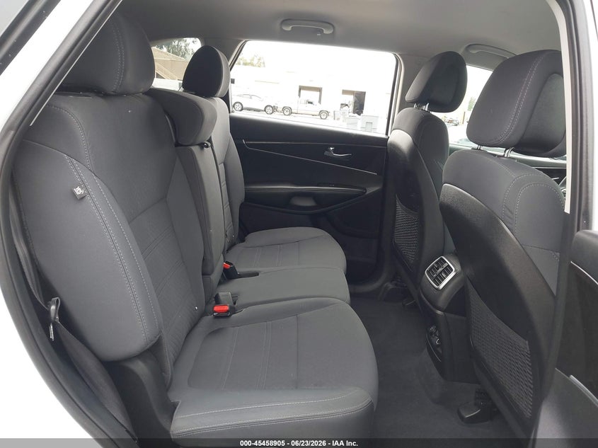 2016 Kia Sorento VIN 5XYPGDA59GG176092 IAAI salvage auction — SIDE, Salvage Title, sold $2,350 on 2026-07-29 (photo 8)