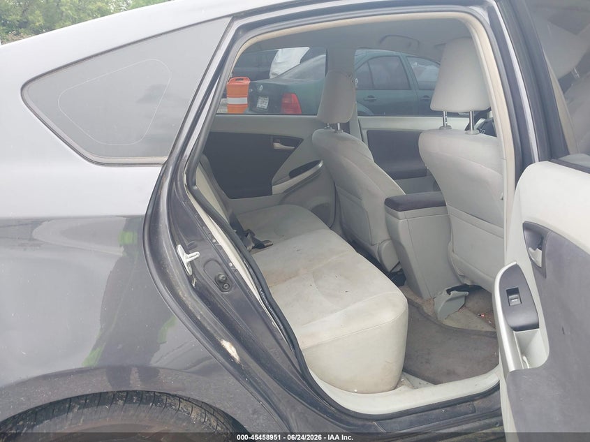 2011 Toyota Prius VIN JTDKN3DU4B1379834 IAAI salvage auction — NORMAL WEAR, Clear (Missouri), sold $900 on 2026-07-30 (photo 8)