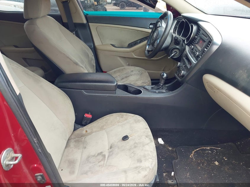 2014 Kia Optima VIN 5XXGM4A73EG297308 IAAI salvage auction — NORMAL WEAR, Clear (Illinois), sold $425 on 2026-07-22 (photo 5)