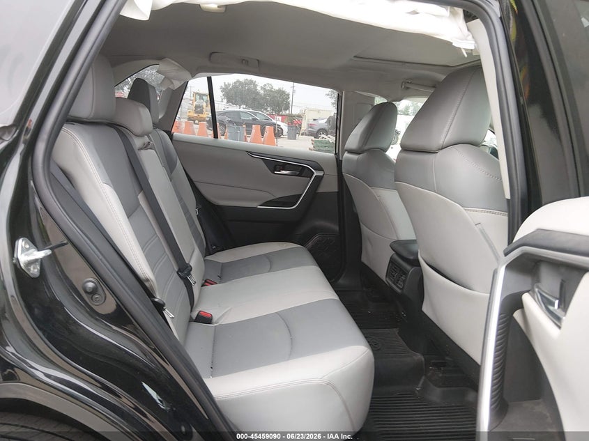 2022 Toyota Rav 4 VIN 2T3C1RFV0NC205906 IAAI salvage auction — RIGHT SIDE, Salvage Title, sold $8,700 on 2026-07-29 (photo 8)