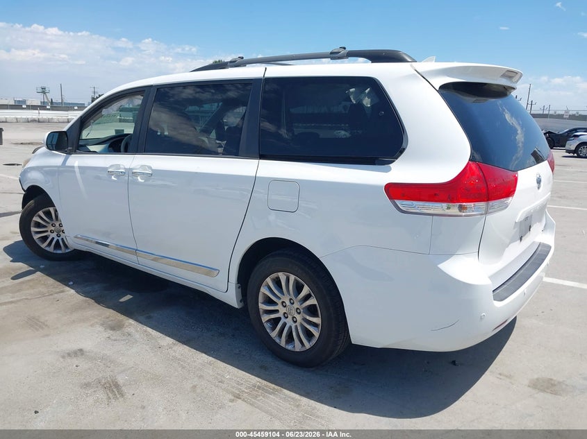 2013 Toyota Sienna VIN 5TDYK3DC4DS376464 IAAI salvage auction — FRONT & REAR, Salvage (California), sold $1,100 on 2026-07-15 (photo 3)