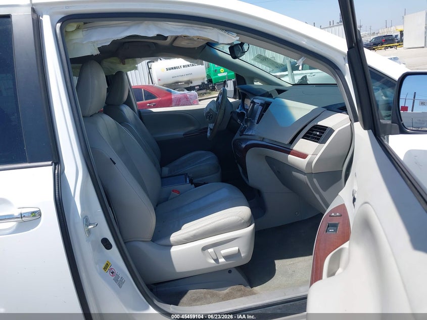 2013 Toyota Sienna VIN 5TDYK3DC4DS376464 IAAI salvage auction — FRONT & REAR, Salvage (California), sold $1,100 on 2026-07-15 (photo 5)