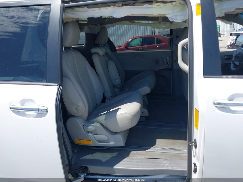 2013 Toyota Sienna VIN 5TDYK3DC4DS376464 IAAI salvage auction — FRONT & REAR, Salvage (California), sold $1,100 on 2026-07-15 (photo 8)