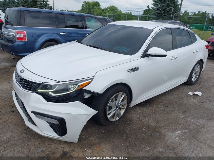 2019 Kia Optima VIN 5XXGT4L3XKG275198 IAAI salvage auction — LEFT FRONT, Clear (Michigan), sold $1,600 on 2026-07-30 (photo 2)