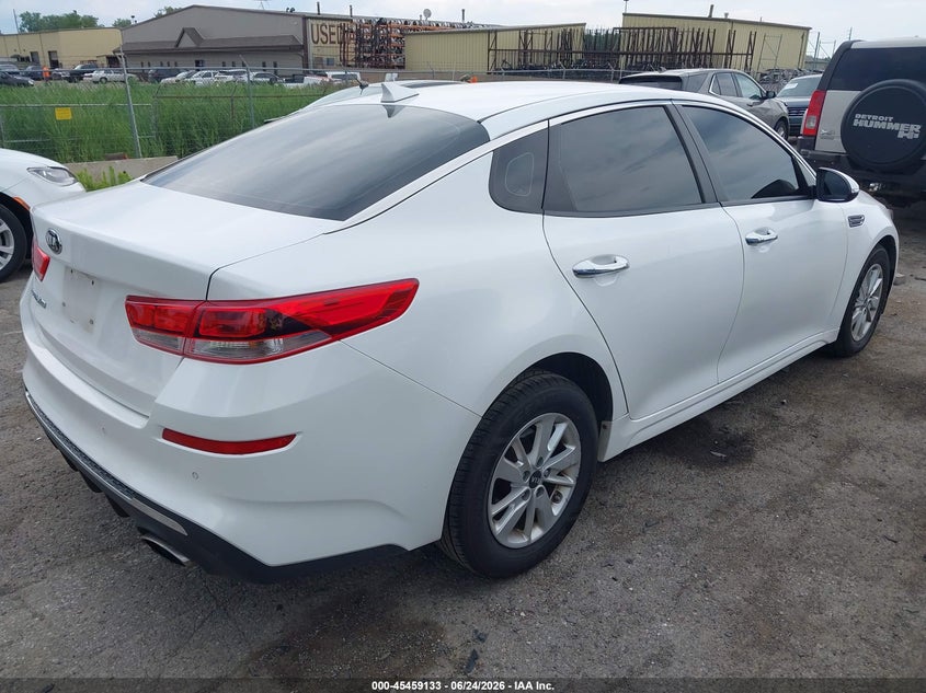 2019 Kia Optima VIN 5XXGT4L3XKG275198 IAAI salvage auction — LEFT FRONT, Clear (Michigan), sold $1,600 on 2026-07-30 (photo 4)
