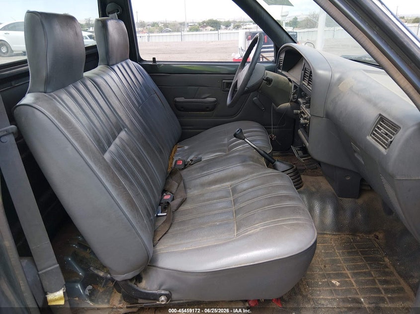 1993 Toyota Pickup VIN 4TARN81A1PZ091859 IAAI salvage auction — NORMAL WEAR, Clear (New Mexico), sold $1,850 on 2026-07-06 (photo 5)