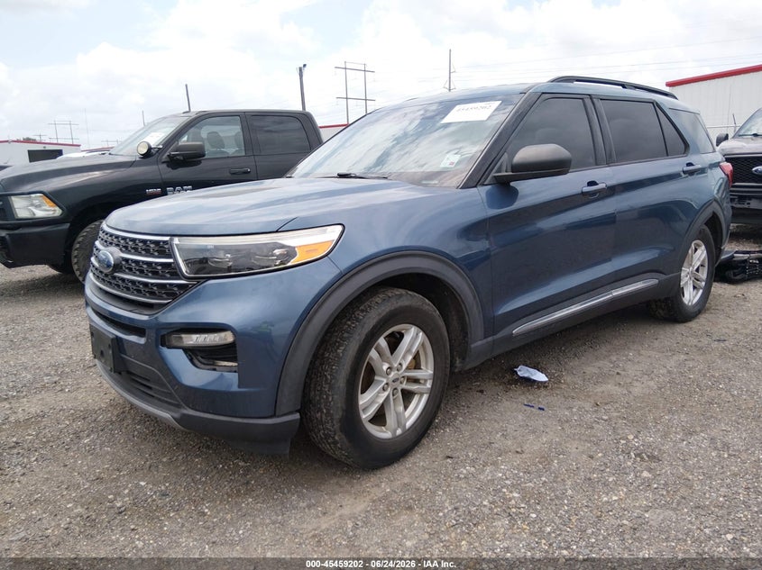 2020 Ford Explorer VIN 1FMSK7DH2LGB38965 IAAI salvage auction — BIOHAZARD/CHEMICAL, Salvage Title, sold $5,575 on 2026-07-23 (photo 2)