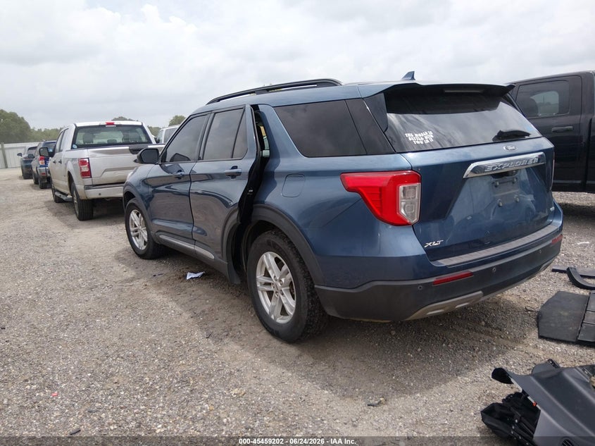 2020 Ford Explorer VIN 1FMSK7DH2LGB38965 IAAI salvage auction — BIOHAZARD/CHEMICAL, Salvage Title, sold $5,575 on 2026-07-23 (photo 3)