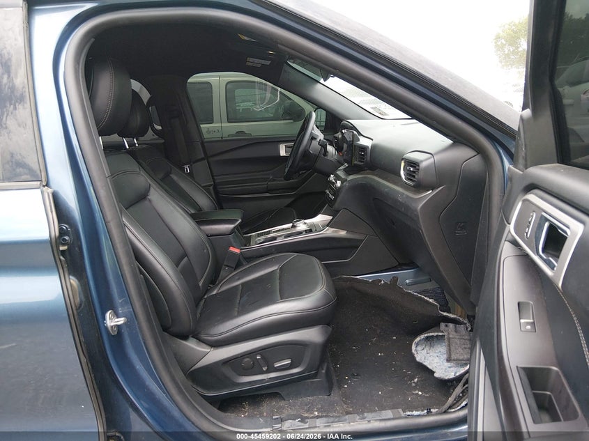 2020 Ford Explorer VIN 1FMSK7DH2LGB38965 IAAI salvage auction — BIOHAZARD/CHEMICAL, Salvage Title, sold $5,575 on 2026-07-23 (photo 5)
