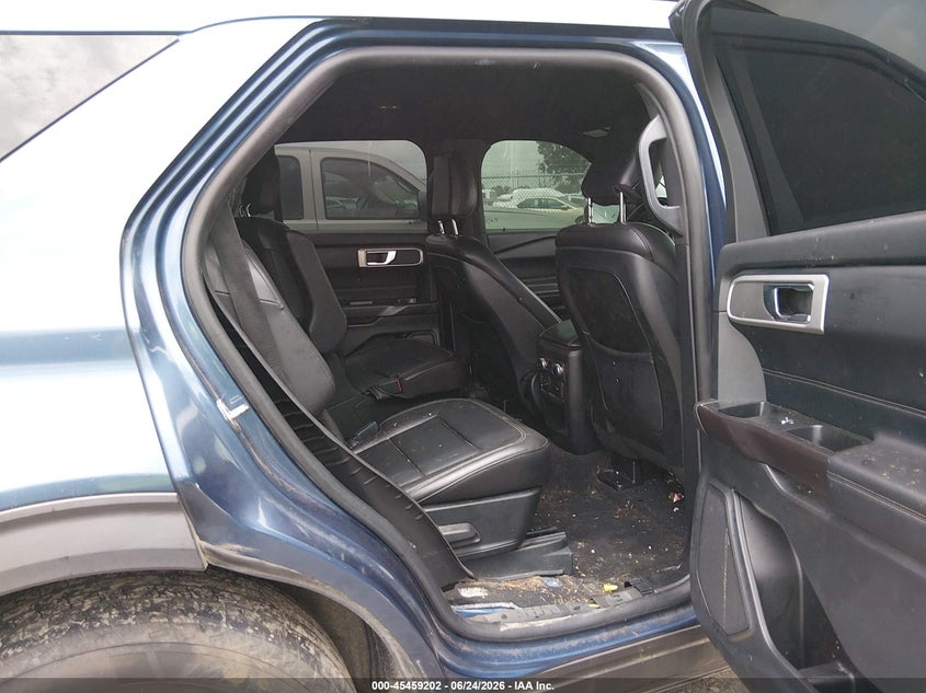 2020 Ford Explorer VIN 1FMSK7DH2LGB38965 IAAI salvage auction — BIOHAZARD/CHEMICAL, Salvage Title, sold $5,575 on 2026-07-23 (photo 8)