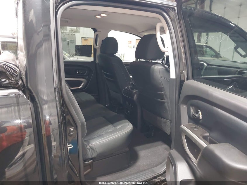 2018 Nissan TITAN VIN 1N6AA1E55JN511815 IAAI salvage auction — STORM DAMAGE, Salvage (North Dakota), sold $7,050 on 2026-07-30 (photo 8)