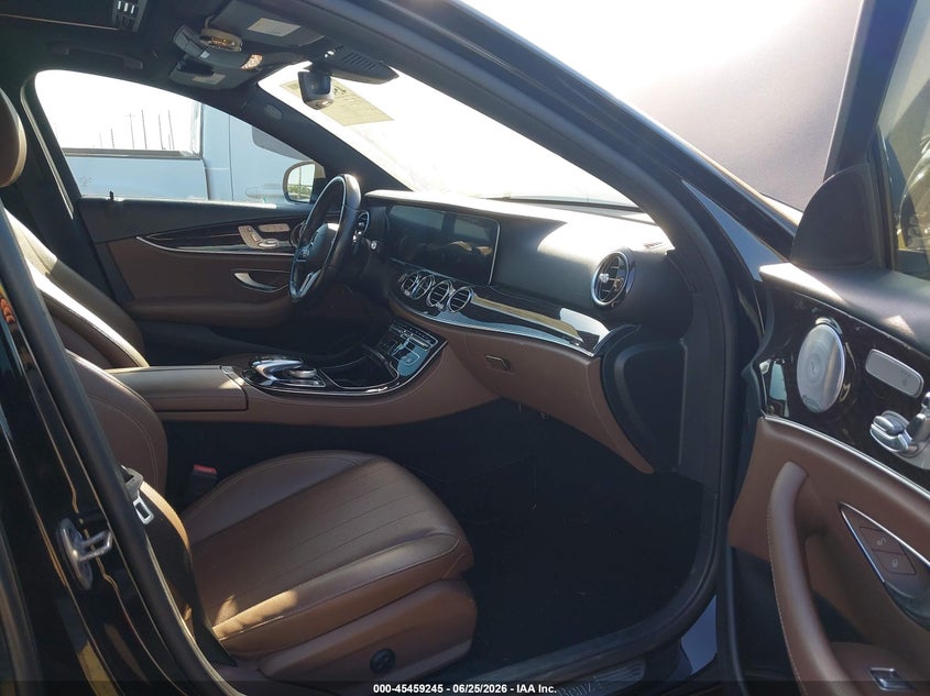 2020 Mercedes-benz E-klasse VIN WDDZF8DB9LA700314 IAAI salvage auction — RIGHT FRONT, Salvage (California), sold $14,100 on 2026-07-28 (photo 5)