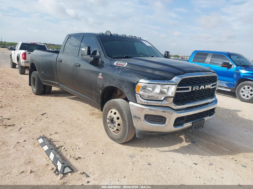 2024 Ram 3500 VIN 3C63RRGLXRG122646 — IAAI salvage auction photo