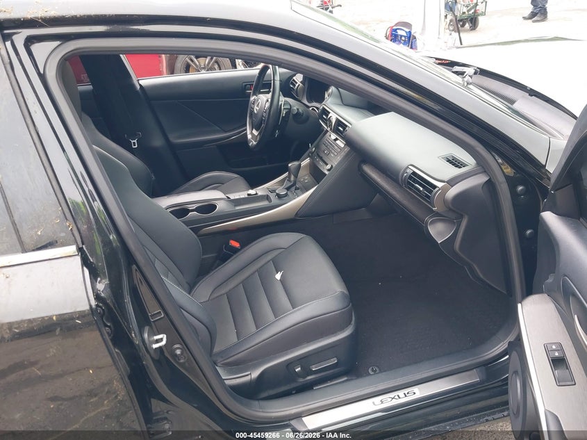 2019 Lexus Is VIN JTHC81D20K5036363 IAAI salvage auction — FRONT END, Salvage (Connecticut), sold $5,500 on 2026-07-30 (photo 5)