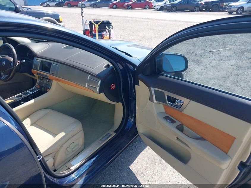 2010 Jaguar Xf VIN SAJWA0FA9AHR53818 IAAI salvage auction — NORMAL WEAR, Clear (Georgia), sold $200 on 2026-07-28 (photo 5)
