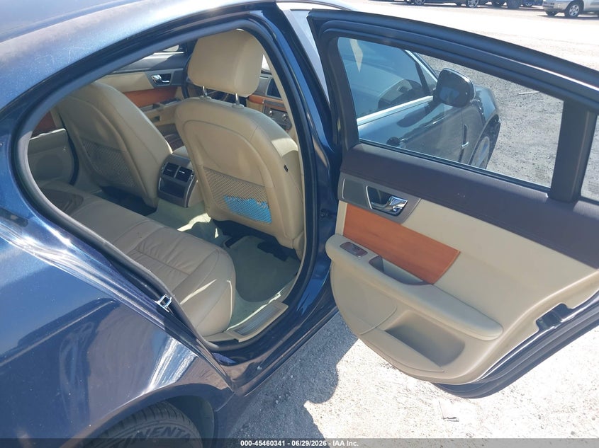 2010 Jaguar Xf VIN SAJWA0FA9AHR53818 IAAI salvage auction — NORMAL WEAR, Clear (Georgia), sold $200 on 2026-07-28 (photo 8)
