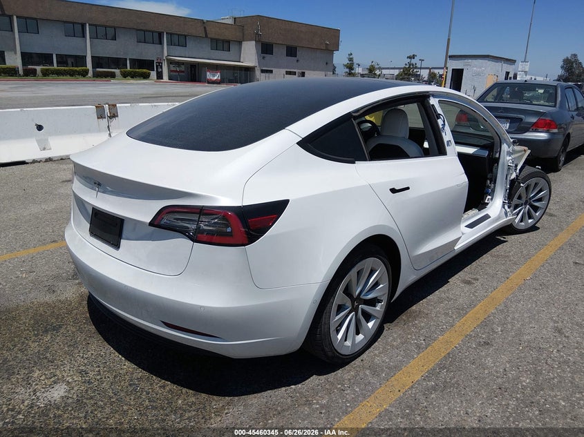 2021 Tesla Model 3 VIN 5YJ3E1EA8MF073470 IAAI salvage auction — RIGHT SIDE, Salvage (California), sold $5,500 on 2026-07-21 (photo 4)