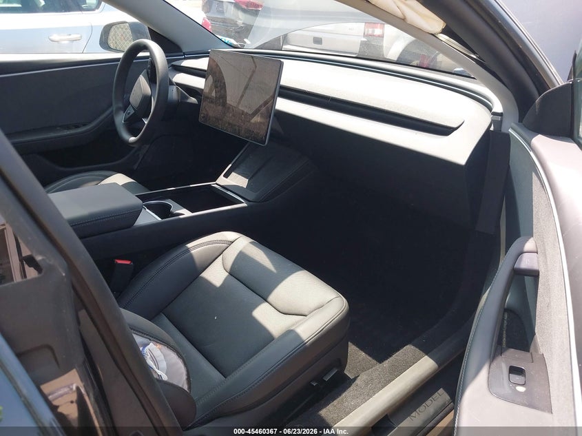 2025 Tesla Model 3 VIN 5YJ3E1EA4SF055416 IAAI salvage auction — SIDE, Salvage (California), sold $11,100 on 2026-07-30 (photo 5)