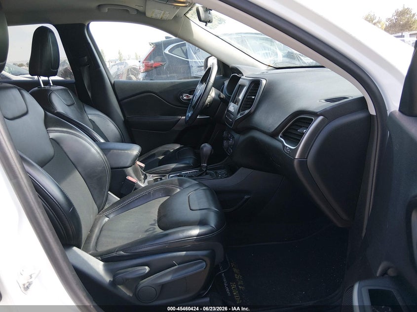 2019 Jeep Cherokee VIN 1C4PJLLB2KD184153 IAAI salvage auction — FRONT END, Salvage Title, sold $3,150 on 2026-07-29 (photo 5)