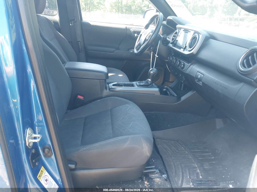 2016 Toyota Tacoma VIN 5TFSZ5ANXGX040755 IAAI salvage auction — RIGHT REAR, Clear (Massachusetts), sold $13,600 on 2026-07-07 (photo 5)
