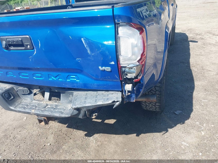 2016 Toyota Tacoma VIN 5TFSZ5ANXGX040755 IAAI salvage auction — RIGHT REAR, Clear (Massachusetts), sold $13,600 on 2026-07-07 (photo 6)