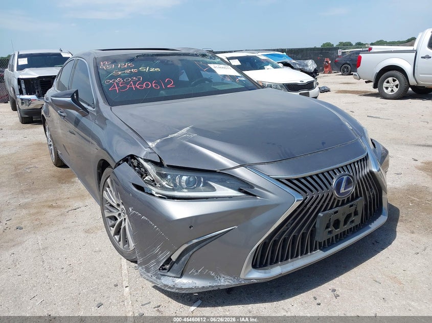 2020 Lexus ES VIN 58AD21B15LU008037 — IAAI salvage auction photo