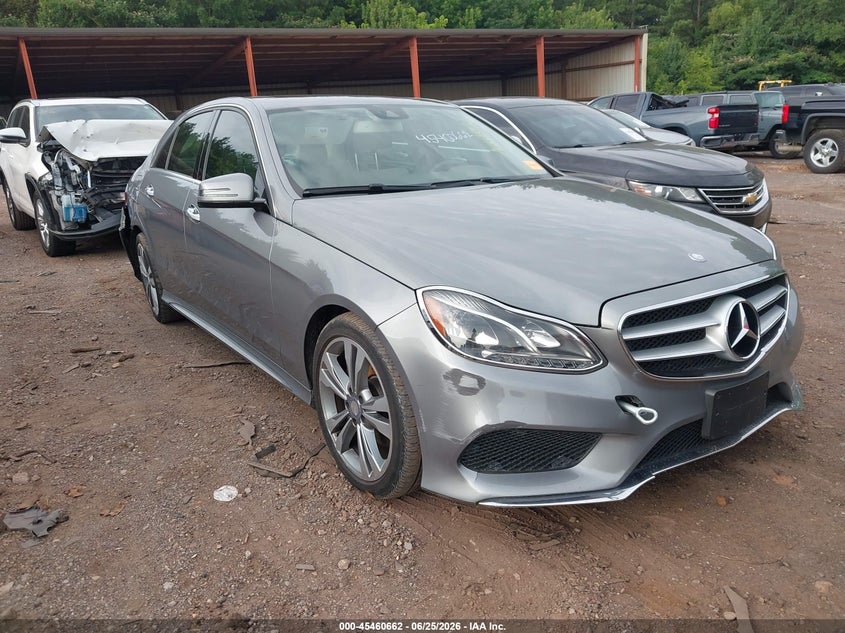 2014 Mercedes-benz E-klasse VIN WDDHF5KB8EB055679 IAAI salvage auction — RIGHT REAR, Salvage Title, sold $2,625 on 2026-07-15 (photo 1)