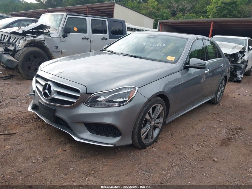 2014 Mercedes-benz E-klasse VIN WDDHF5KB8EB055679 IAAI salvage auction — RIGHT REAR, Salvage Title, sold $2,625 on 2026-07-15 (photo 2)