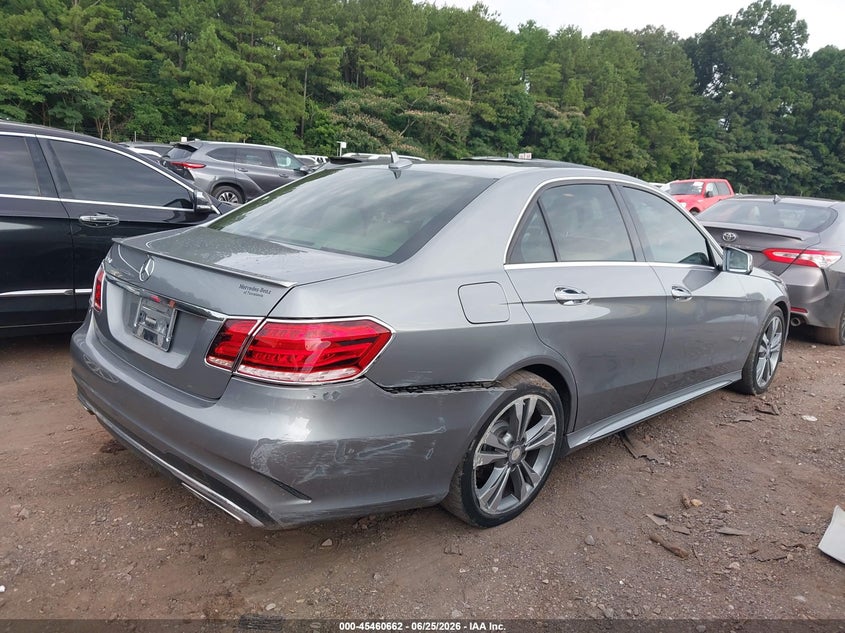 2014 Mercedes-benz E-klasse VIN WDDHF5KB8EB055679 IAAI salvage auction — RIGHT REAR, Salvage Title, sold $2,625 on 2026-07-15 (photo 4)