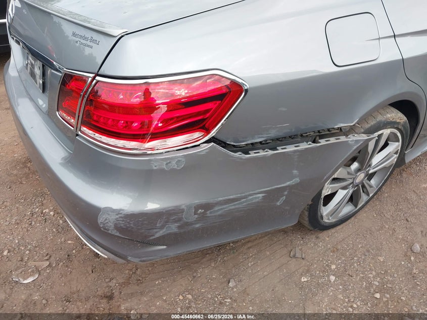 2014 Mercedes-benz E-klasse VIN WDDHF5KB8EB055679 IAAI salvage auction — RIGHT REAR, Salvage Title, sold $2,625 on 2026-07-15 (photo 6)