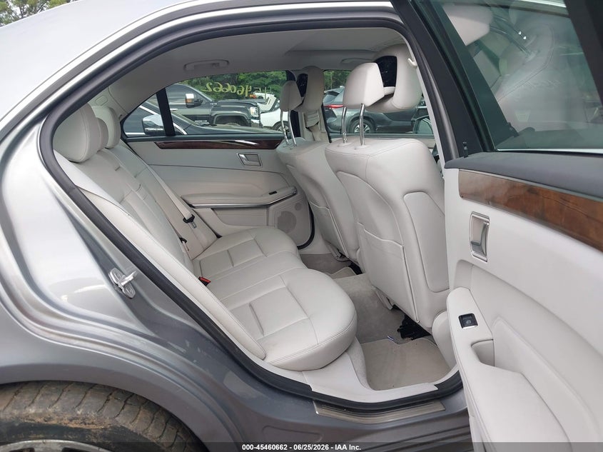 2014 Mercedes-benz E-klasse VIN WDDHF5KB8EB055679 IAAI salvage auction — RIGHT REAR, Salvage Title, sold $2,625 on 2026-07-15 (photo 8)